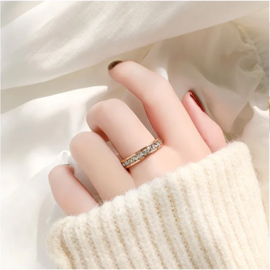 Sparkling Gold-Plated Diamond Band Ring