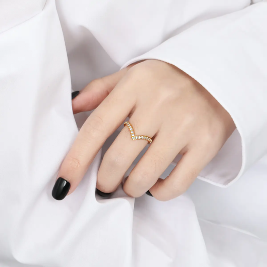 Dainty V-Curve Gold Plated Finger Ring