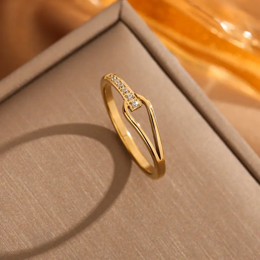Minimalist Gold Plated Finger Ring with Twisted Band and Crystals