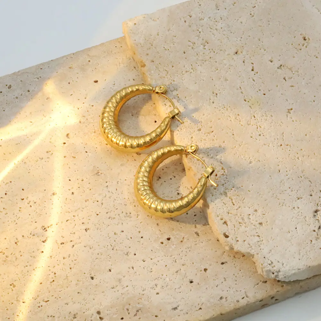 Ribbed Dome Hoop Earrings – Gold-Plated (20mm)
