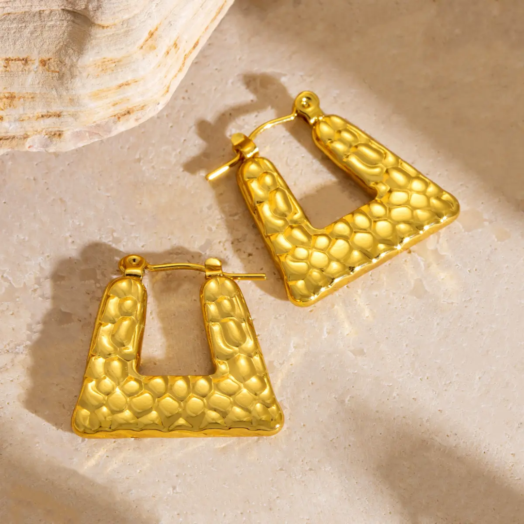 Geometric Hammered Hoop Earrings – Gold-Plated