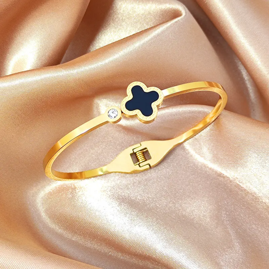 Single Clover Black Enamel Gold Plated Anti-Tarnish Bracelet (Size 2.6, 2.8 & Regular)