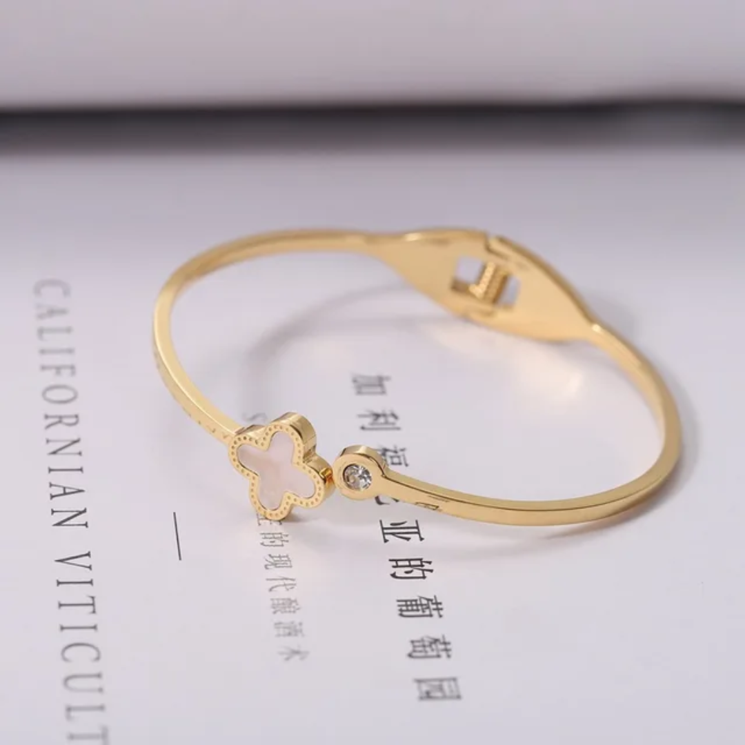 Single Clover White Enamel Gold Plated Anti-Tarnish Bracelet (Size 2.6, 2.8 & Regular)
