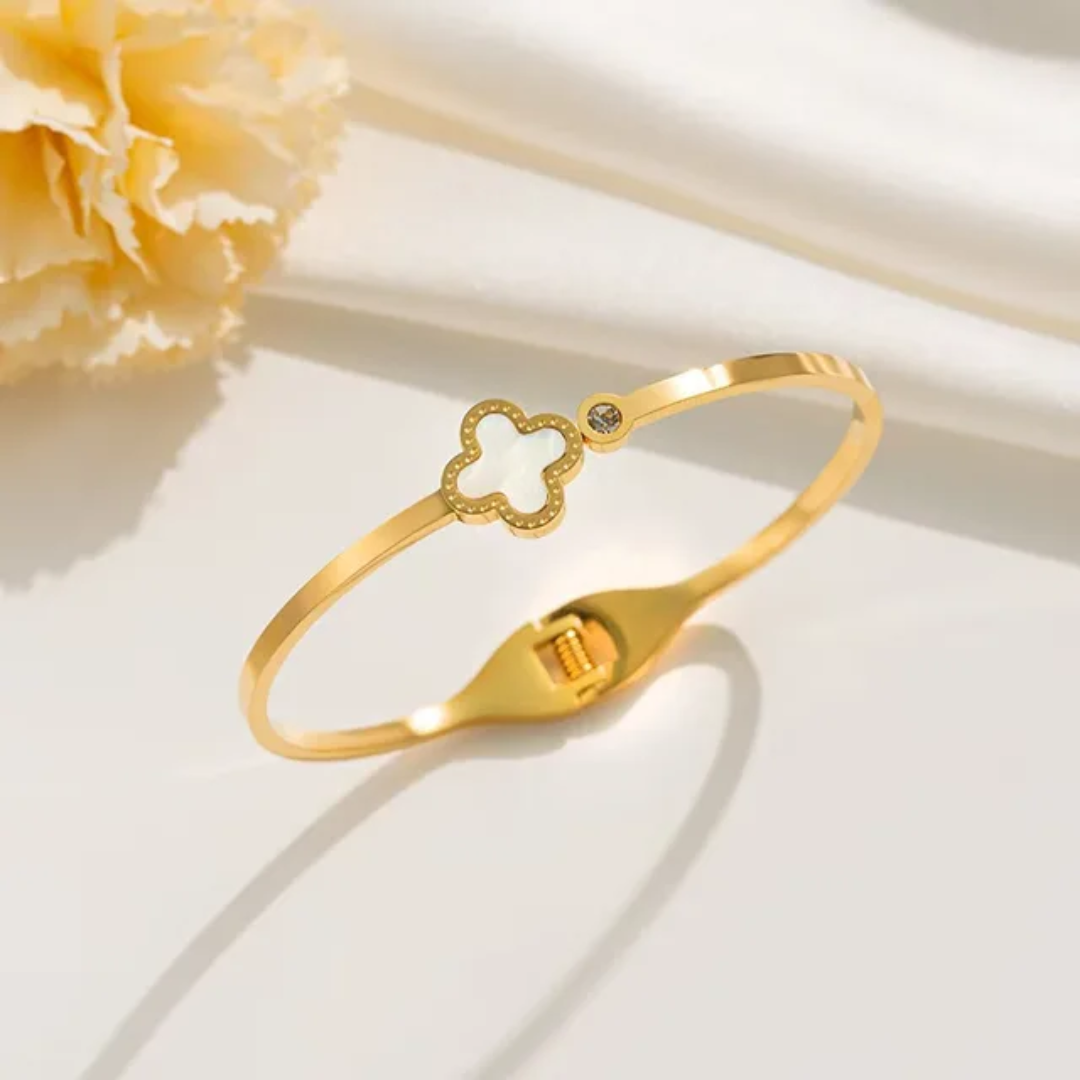 Single Clover White Enamel Gold Plated Anti-Tarnish Bracelet (Size 2.6, 2.8 & Regular)
