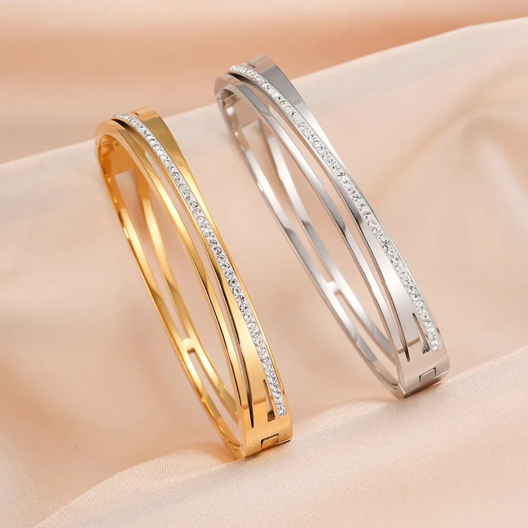 Gold Plated Anti-Tarnish Kada with Stone Line Detailing (Size 2.4 & 2.6)