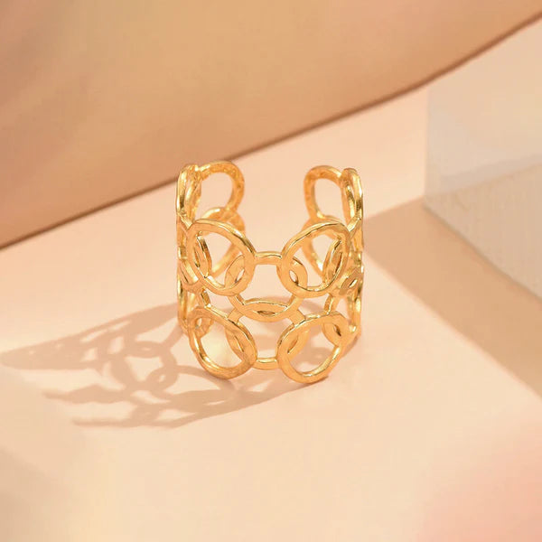 Gold Plated Anti Tarnish Linked Circle Finger Ring