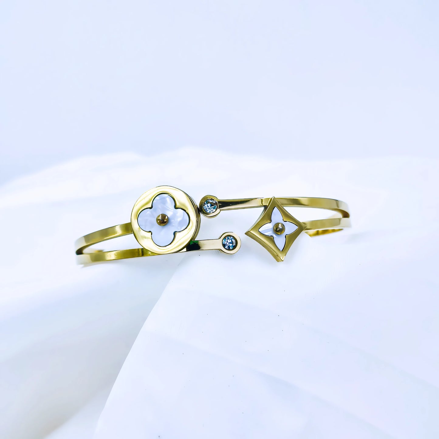 White Clover & Diamond Shape Anti-Tarnish Gold Plated Kada / Bracelet