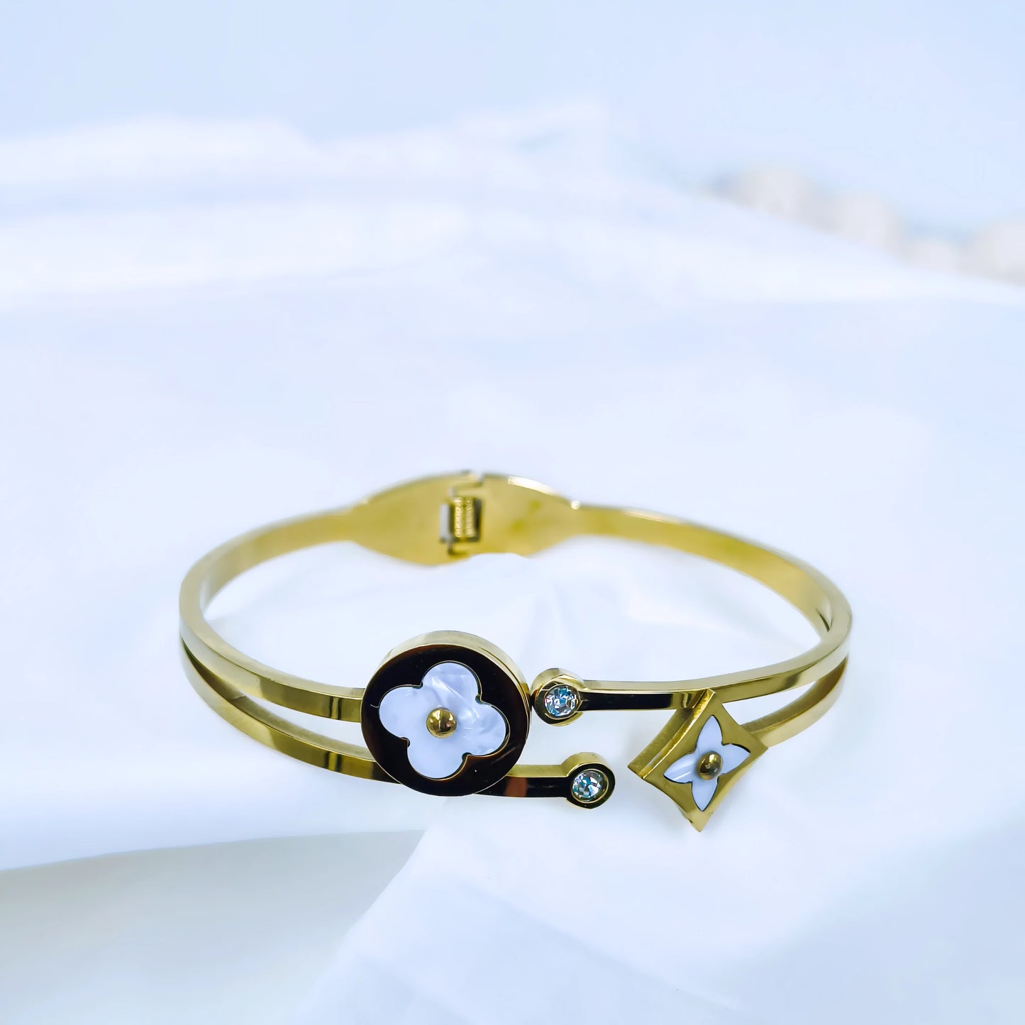White Clover & Diamond Shape Anti-Tarnish Gold Plated Kada / Bracelet