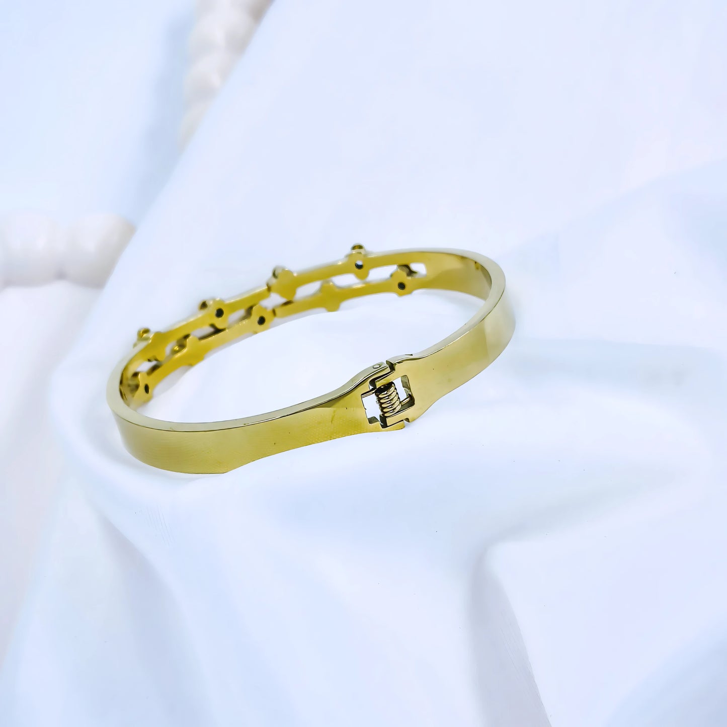 Multi Clover Crystal Accent Anti-Tarnish Gold Plated Kada / Bracelet