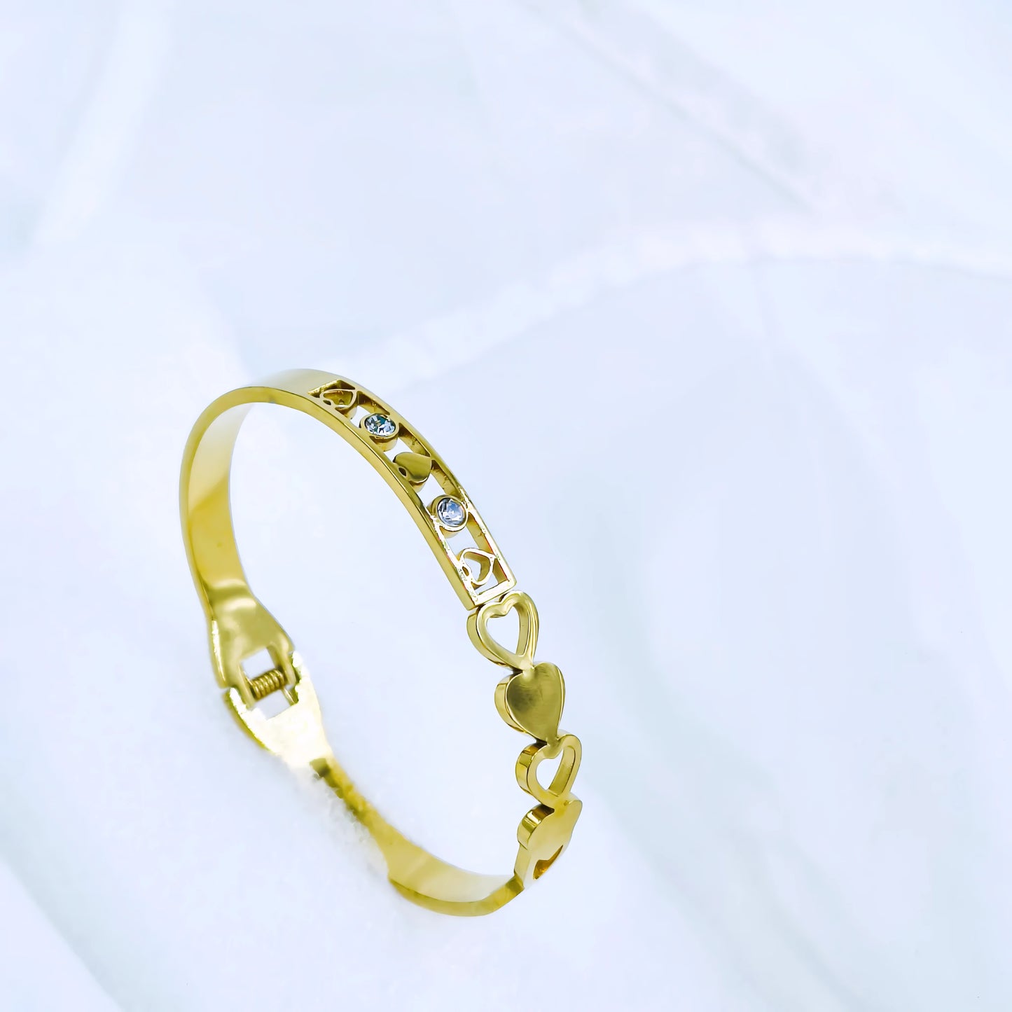 Heart Link Crystal Accent Anti-Tarnish Gold Plated Kada / Bracelet
