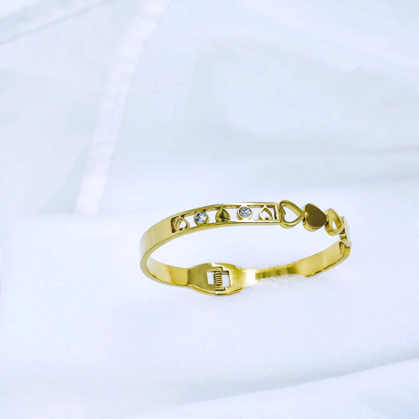 Heart Link Crystal Accent Anti-Tarnish Gold Plated Kada / Bracelet
