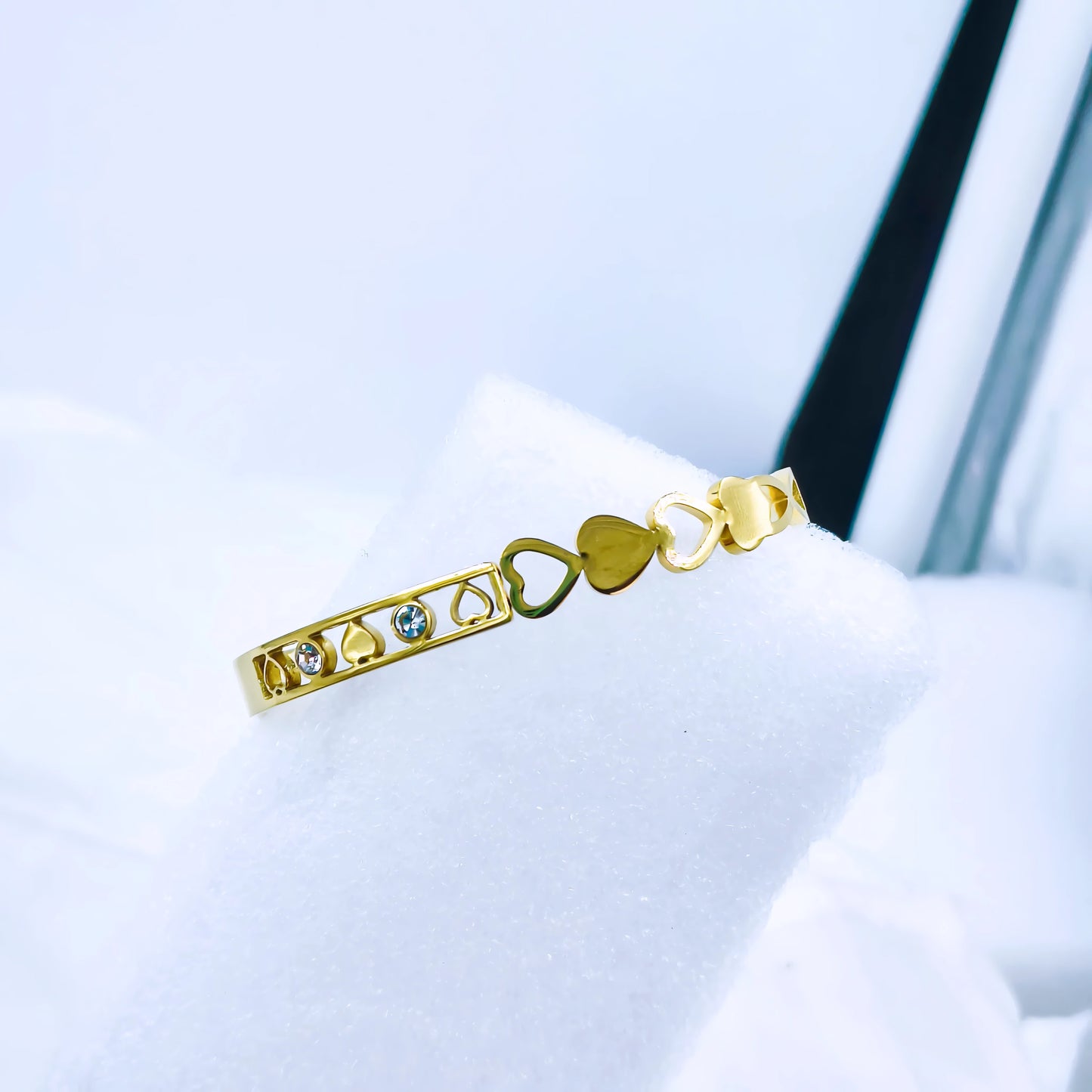 Heart Link Crystal Accent Anti-Tarnish Gold Plated Kada / Bracelet