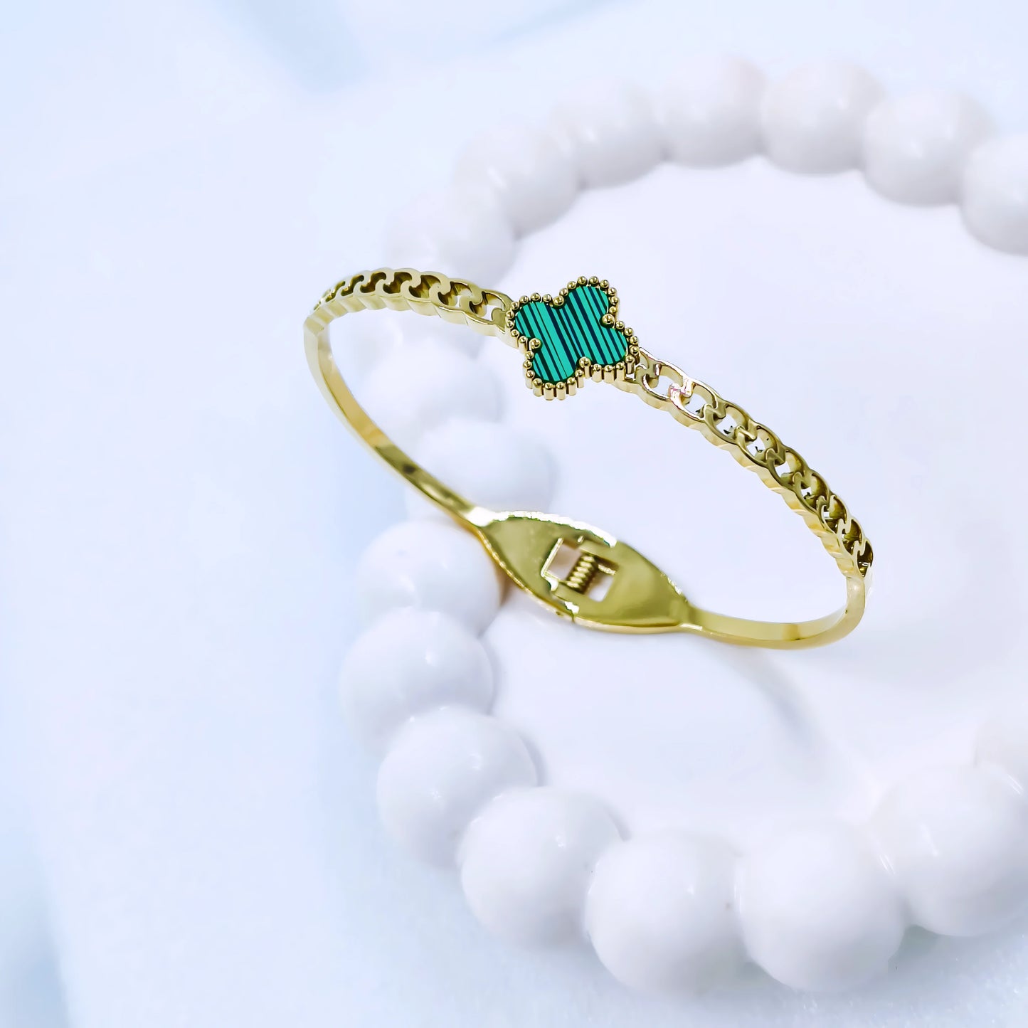 Green Clover Charm Anti-Tarnish Gold Plated Chain Bracelet / Kada
