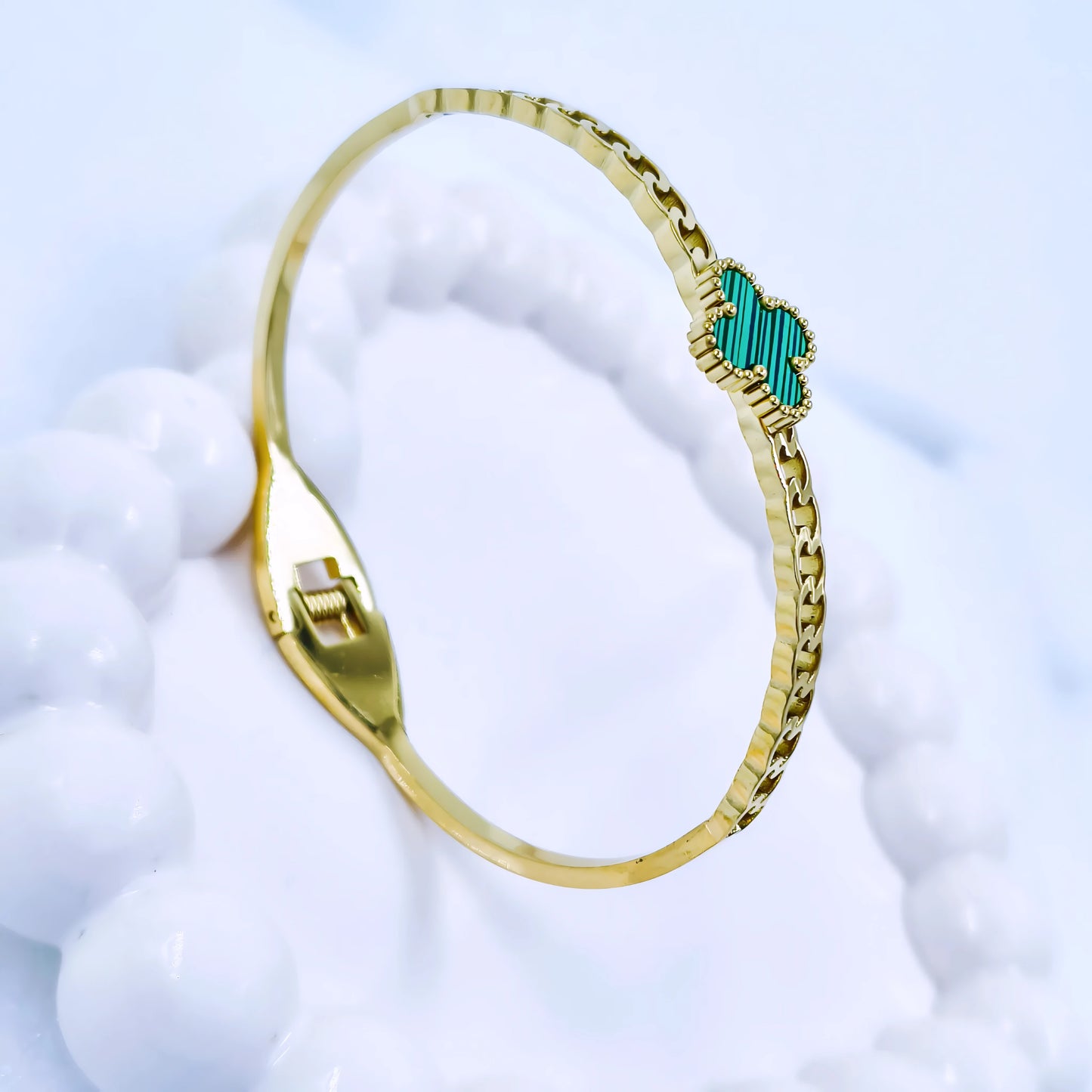 Green Clover Charm Anti-Tarnish Gold Plated Chain Bracelet / Kada