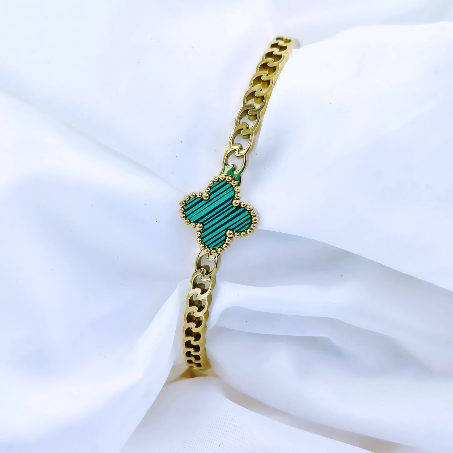 Green Clover Charm Anti-Tarnish Gold Plated Chain Bracelet / Kada