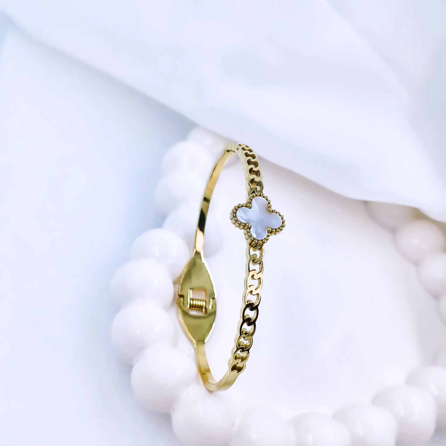 White Clover Charm Anti-Tarnish Gold Plated Chain Bracelet / Kada