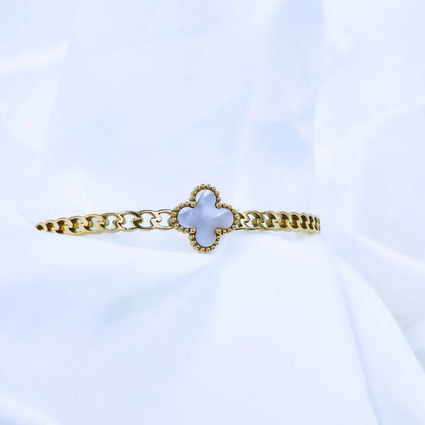 White Clover Charm Anti-Tarnish Gold Plated Chain Bracelet / Kada