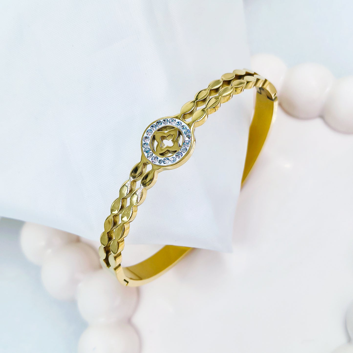 Gold Plated Clover Circle Kada – Anti Tarnish (Regular Size 2.6 & 2.8)