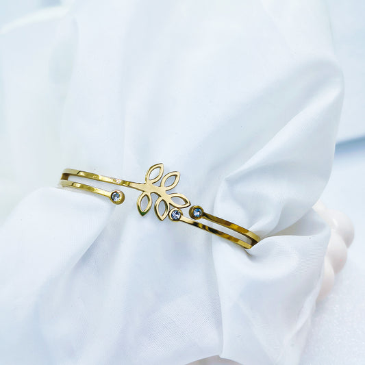 Leaf Design Gold Plated Anti-Tarnish Bracelet (Regular Size & 2.8)