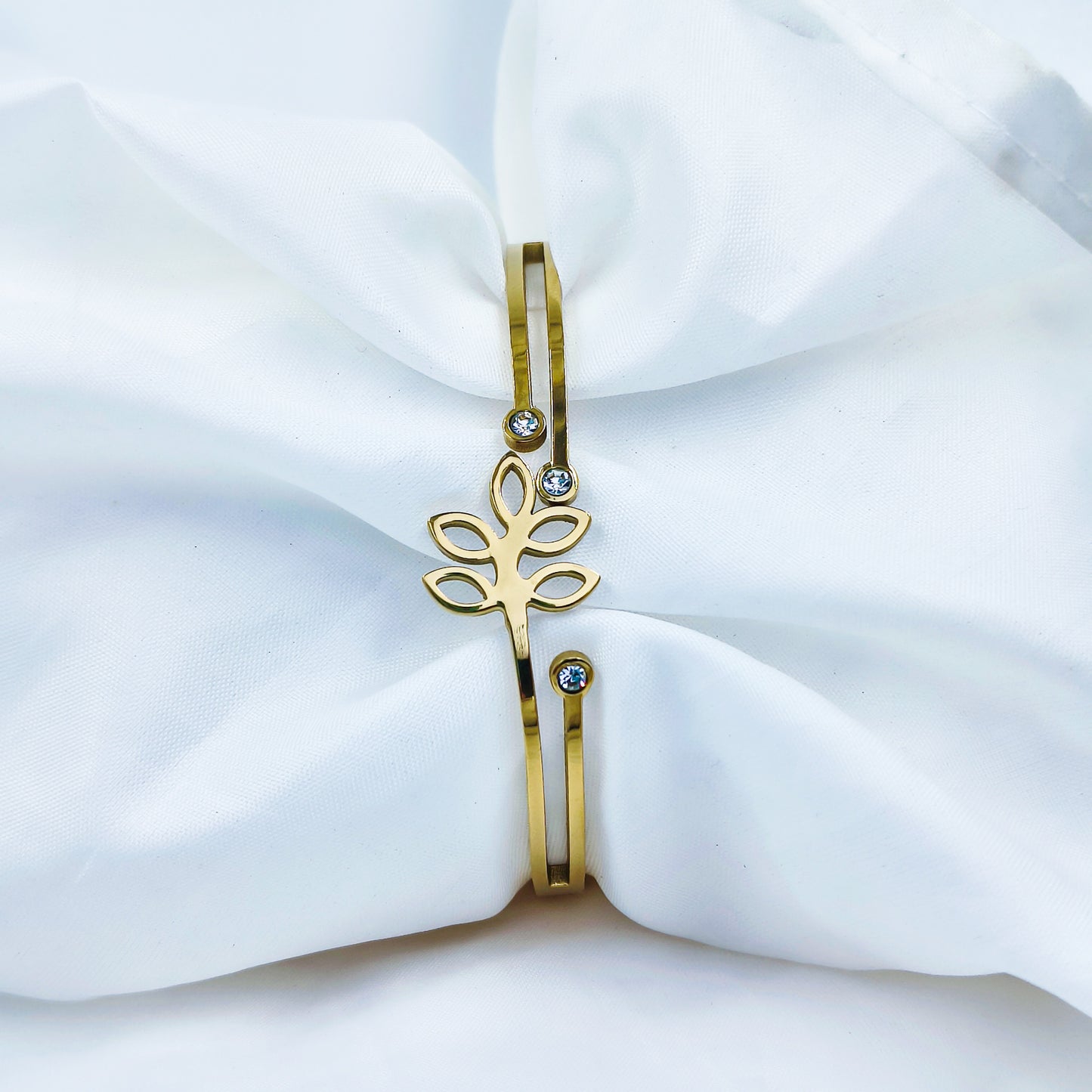 Leaf Design Gold Plated Anti-Tarnish Bracelet (Regular Size & 2.8)