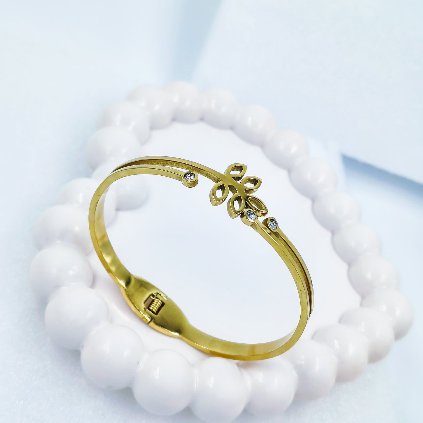 Leaf Design Gold Plated Anti-Tarnish Bracelet (Regular Size & 2.8)