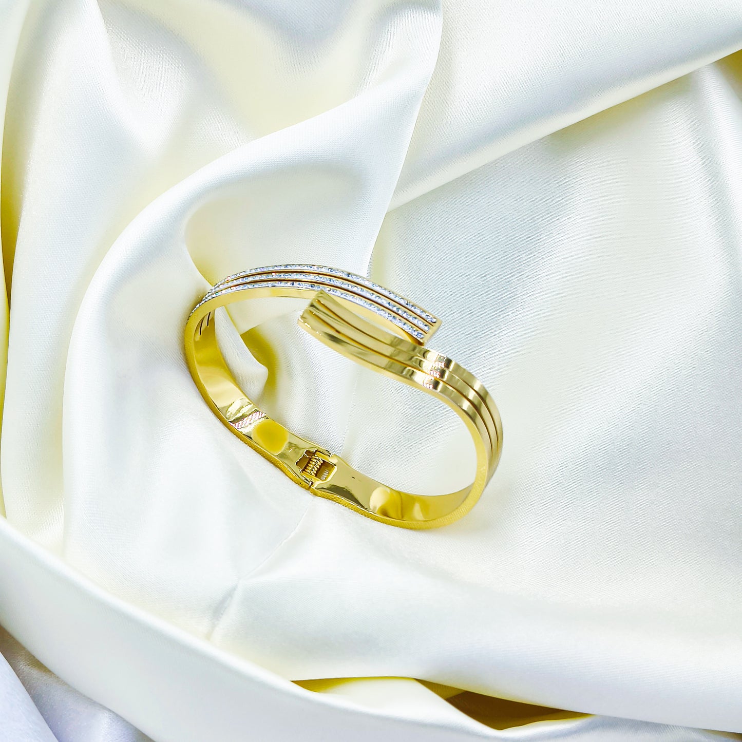 Anti-Tarnish Gold Plated Wave Design Kada Bracelet Regular Size 2.8 | True Shiny Jewells