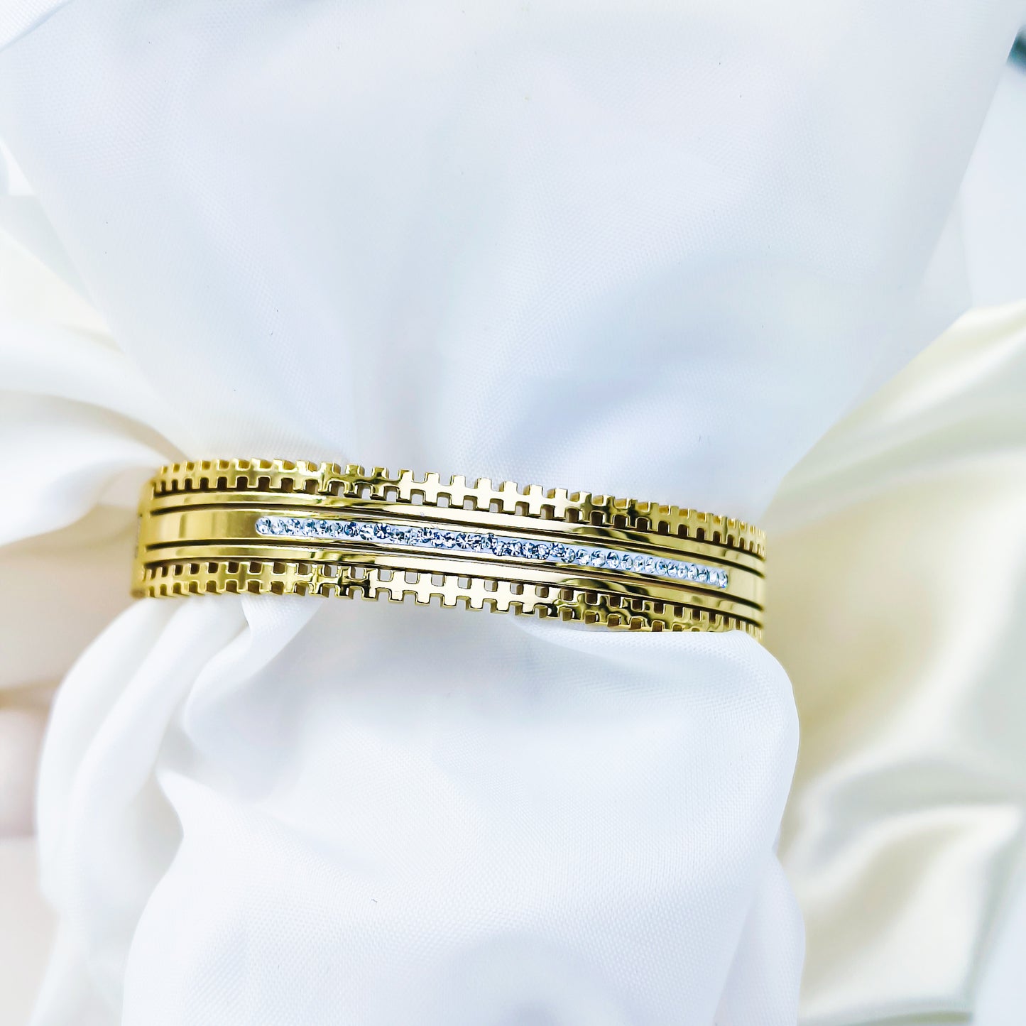 Anti-Tarnish Gold Plated Kada Bracelet with Diamond Finish – Regular Size 2.8 | True Shiny Jewells