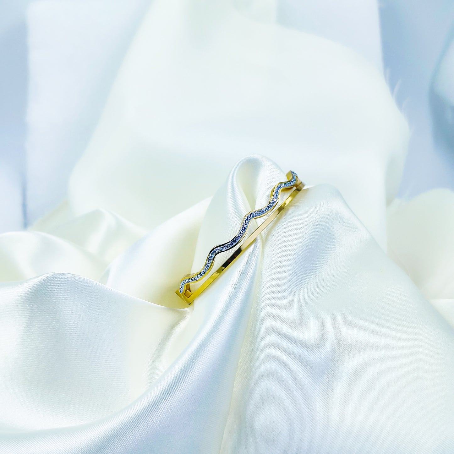 ✨ Anti-Tarnish Wave Design Gold Plated Kada Bracelet – Regular Size 2.8