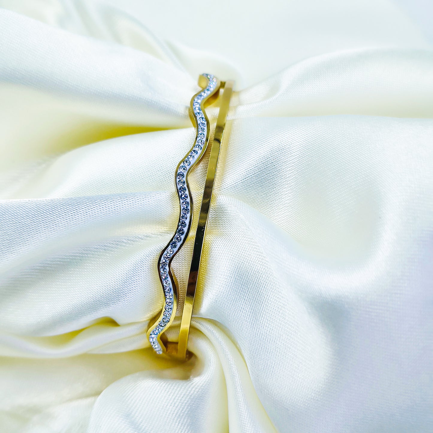 ✨ Anti-Tarnish Wave Design Gold Plated Kada Bracelet – Regular Size 2.8