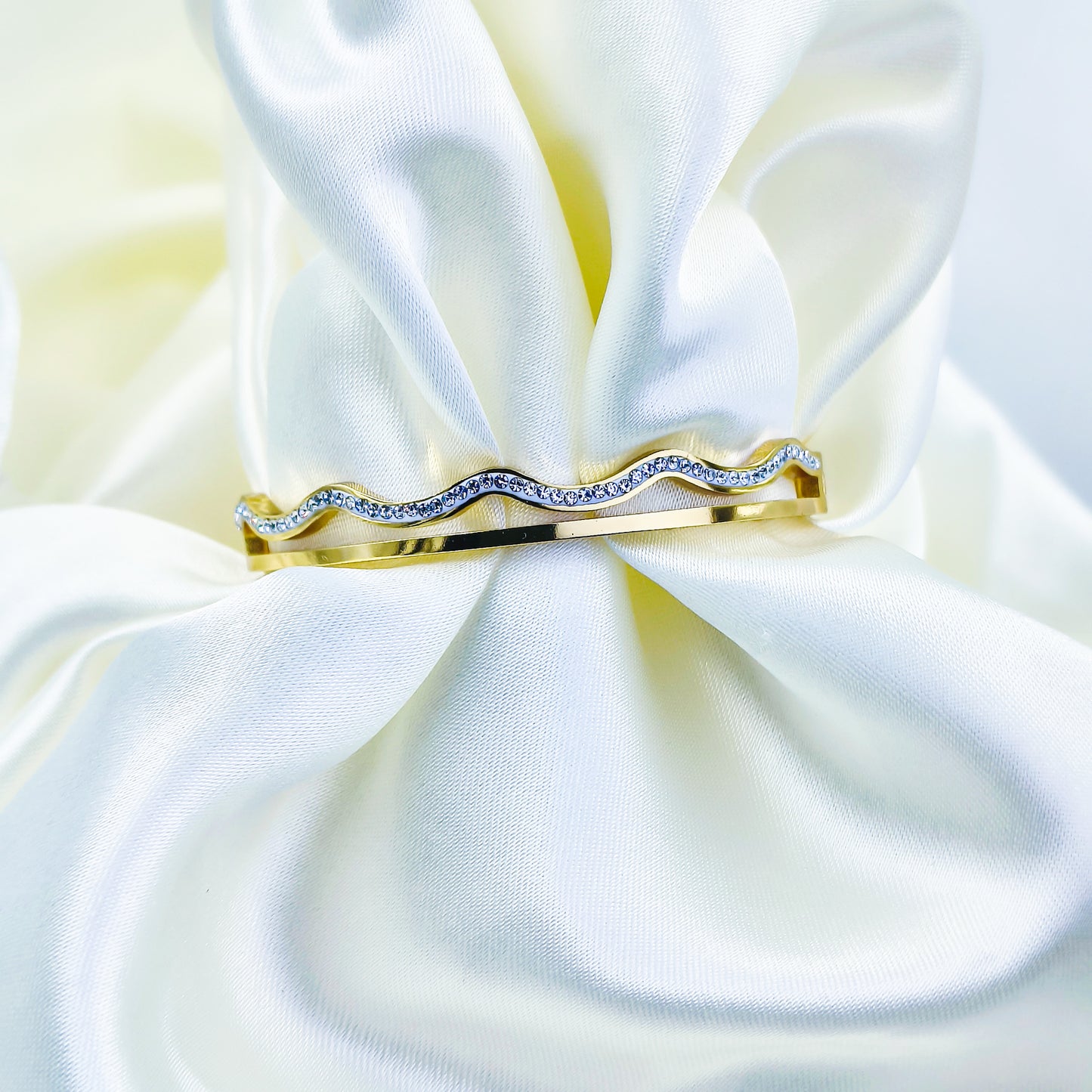 ✨ Anti-Tarnish Wave Design Gold Plated Kada Bracelet – Regular Size 2.8