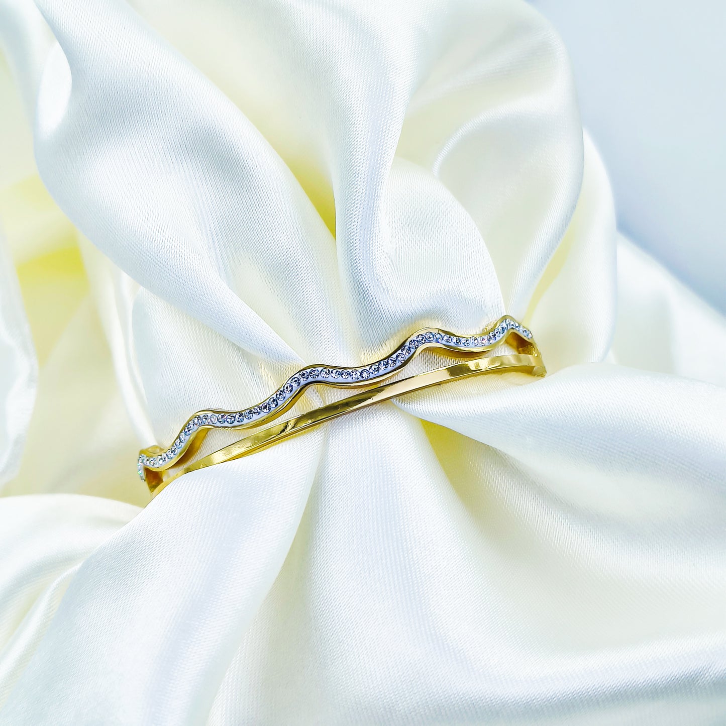 ✨ Anti-Tarnish Wave Design Gold Plated Kada Bracelet – Regular Size 2.8