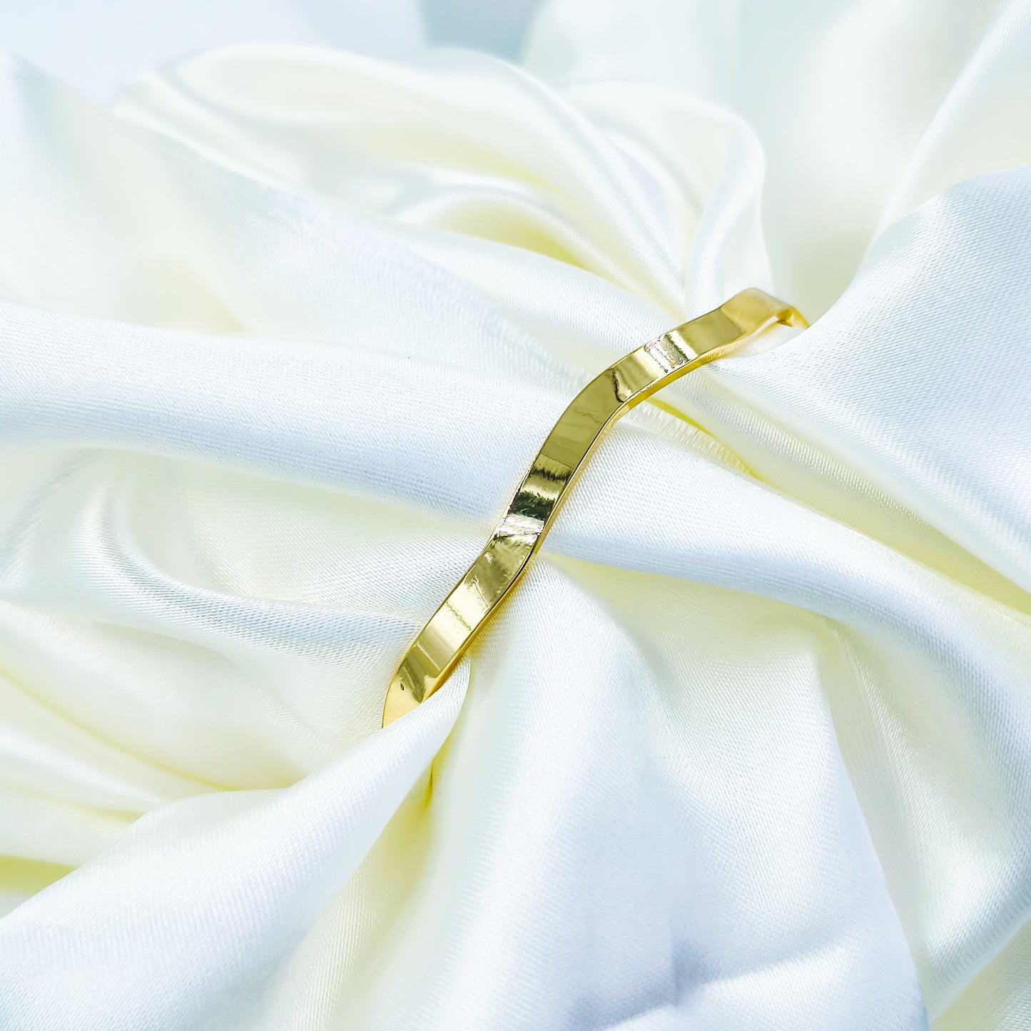 Anti-Tarnish Gold Plated Wavy Kada Bracelet – Elegant Designer Bangle (Regular Size 2.8)