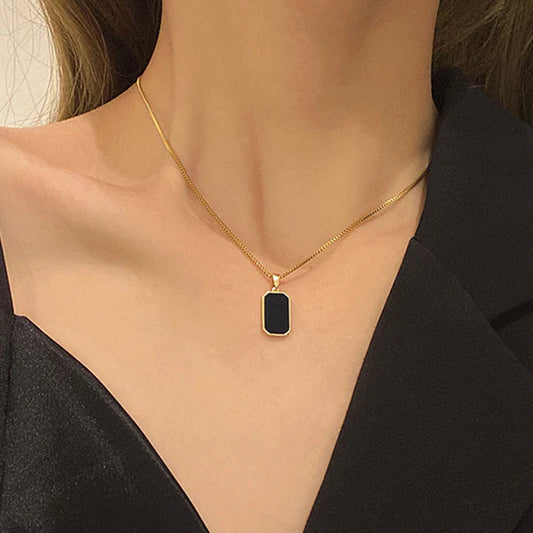 Anti Tarnish Black Pendant Gold Plated Chain For Woman