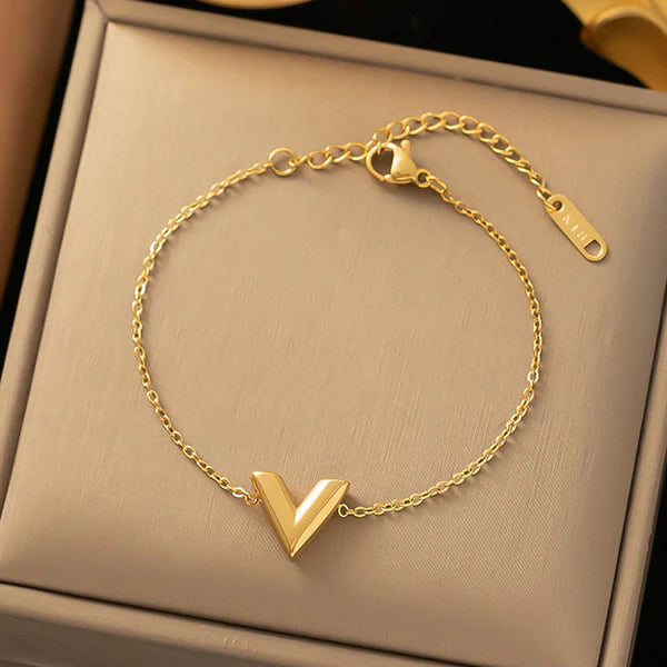 Minimal V Charm Gold Bracelet – Anti Tarnish Jewellery