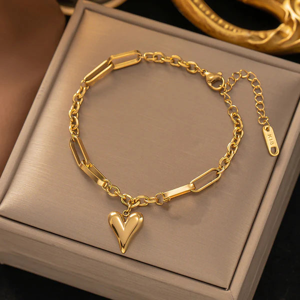 Chunky Heart Charm Bracelet – Anti-Tarnish For Woman