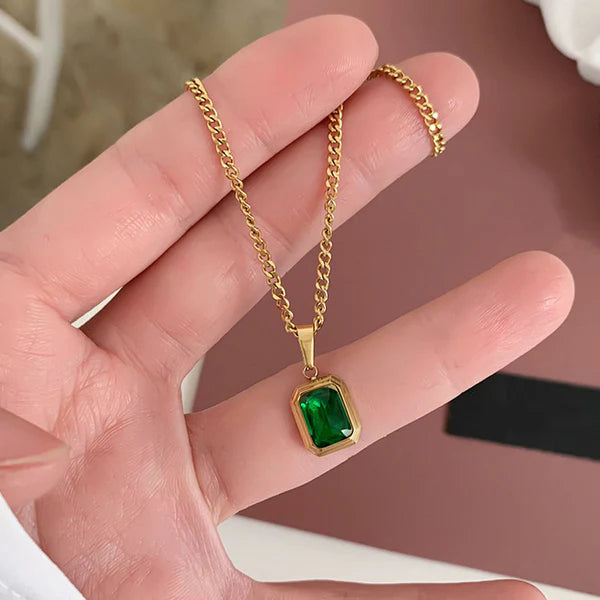 Gold-Plated Green Stone Anti Tarnish Pendant Chain For Women