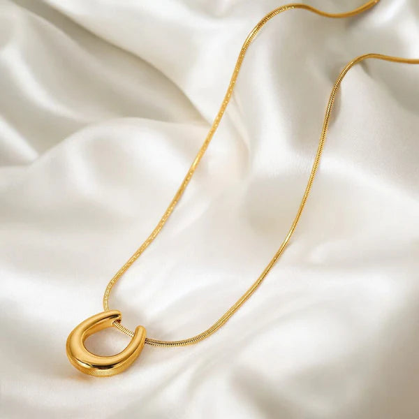 Gold-Plated Horseshoe Anti Tarnish Pendant Necklace for Women