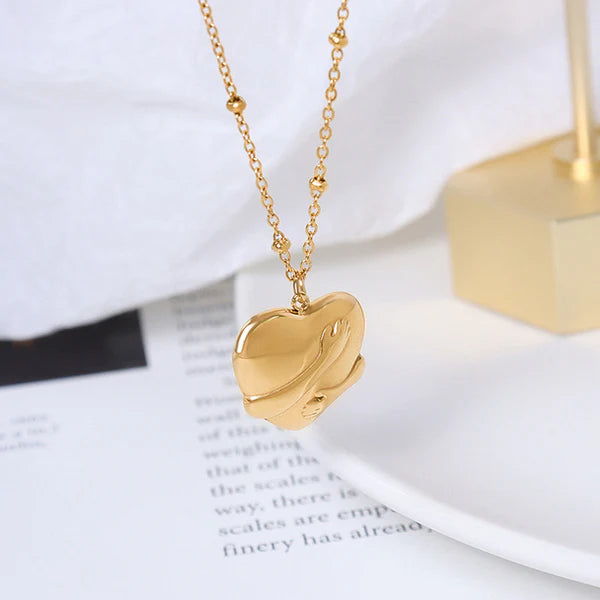 Abstract Heart Pendant Necklace – Anti Tarnish