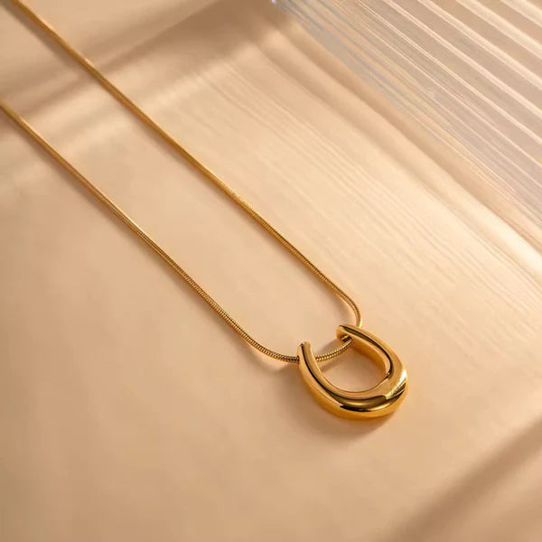 Gold-Plated Horseshoe Anti Tarnish Pendant Necklace for Women
