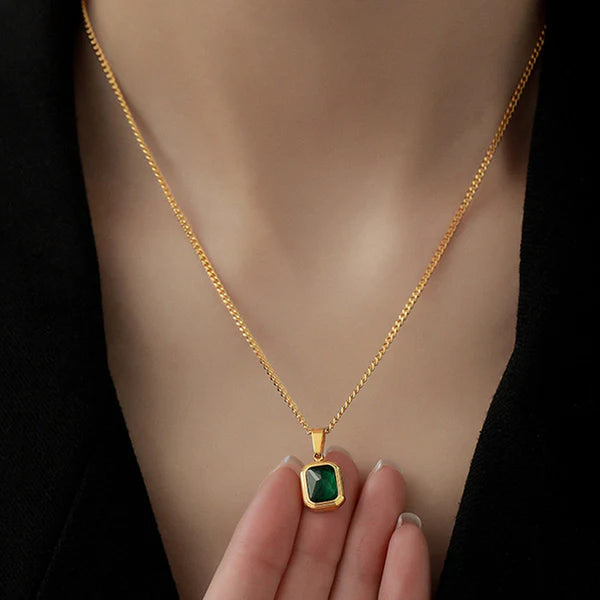 Gold-Plated Green Stone Anti Tarnish Pendant Chain For Women