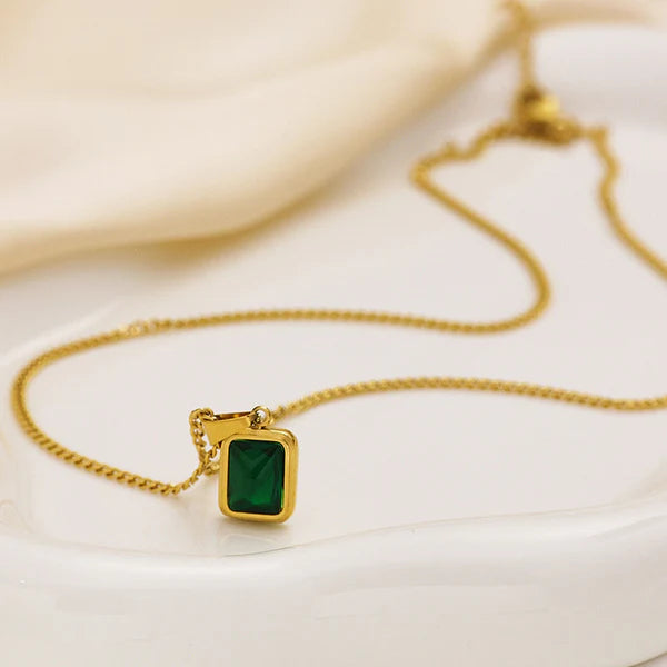 Gold-Plated Green Stone Anti Tarnish Pendant Chain For Women