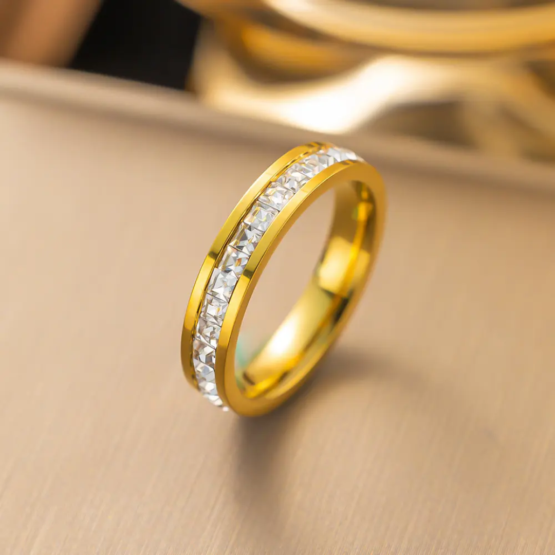 Sparkling Gold-Plated Diamond Band Ring