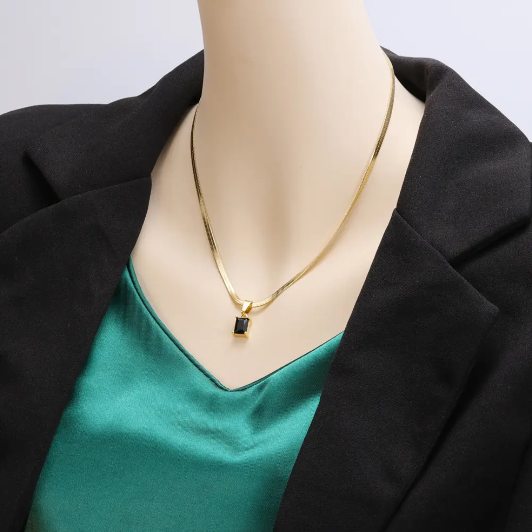 Black Gemstone Gold Plated Snake Chain Necklace – Anti-Tarnish Coated