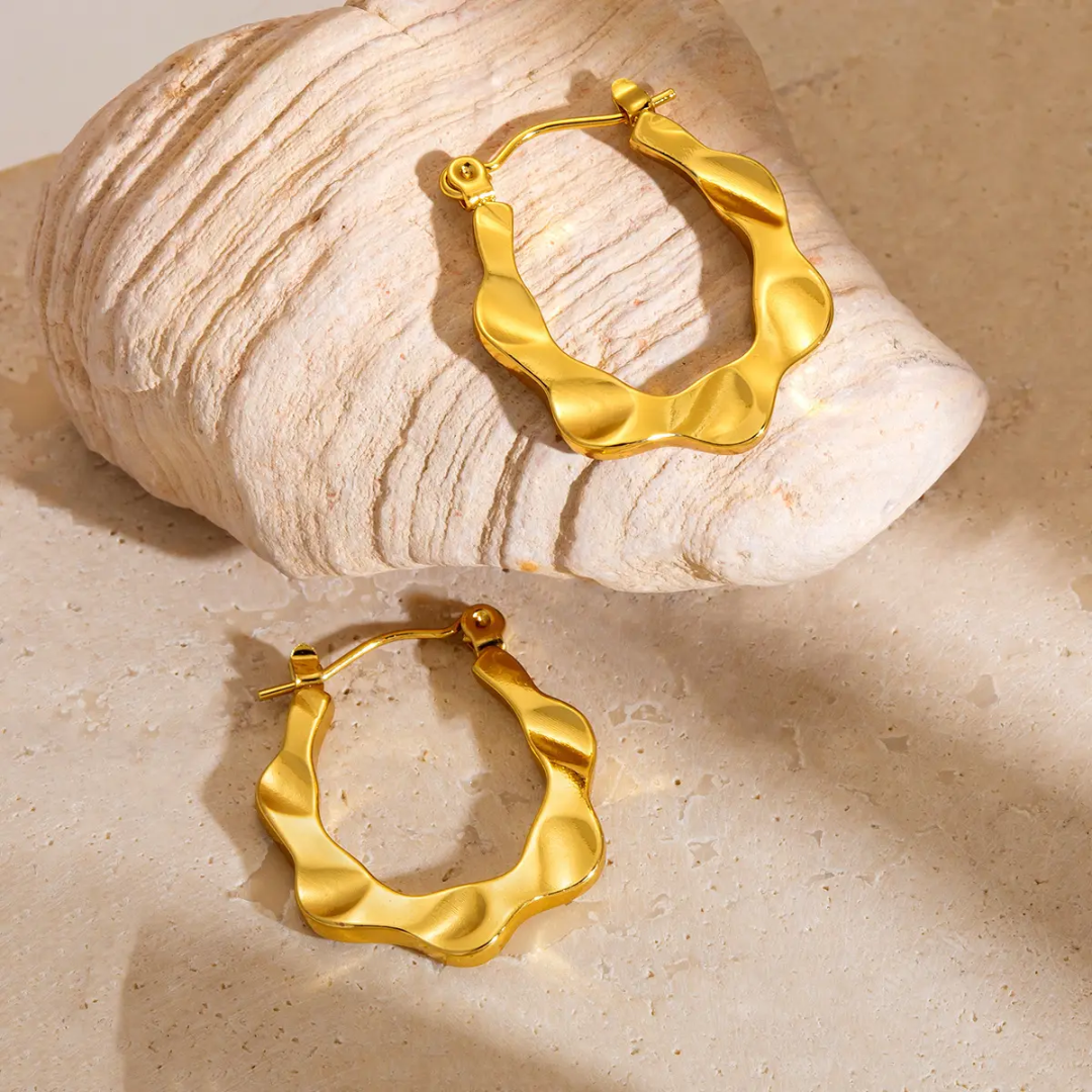 Wavy Hoop Earrings – Gold-Plated