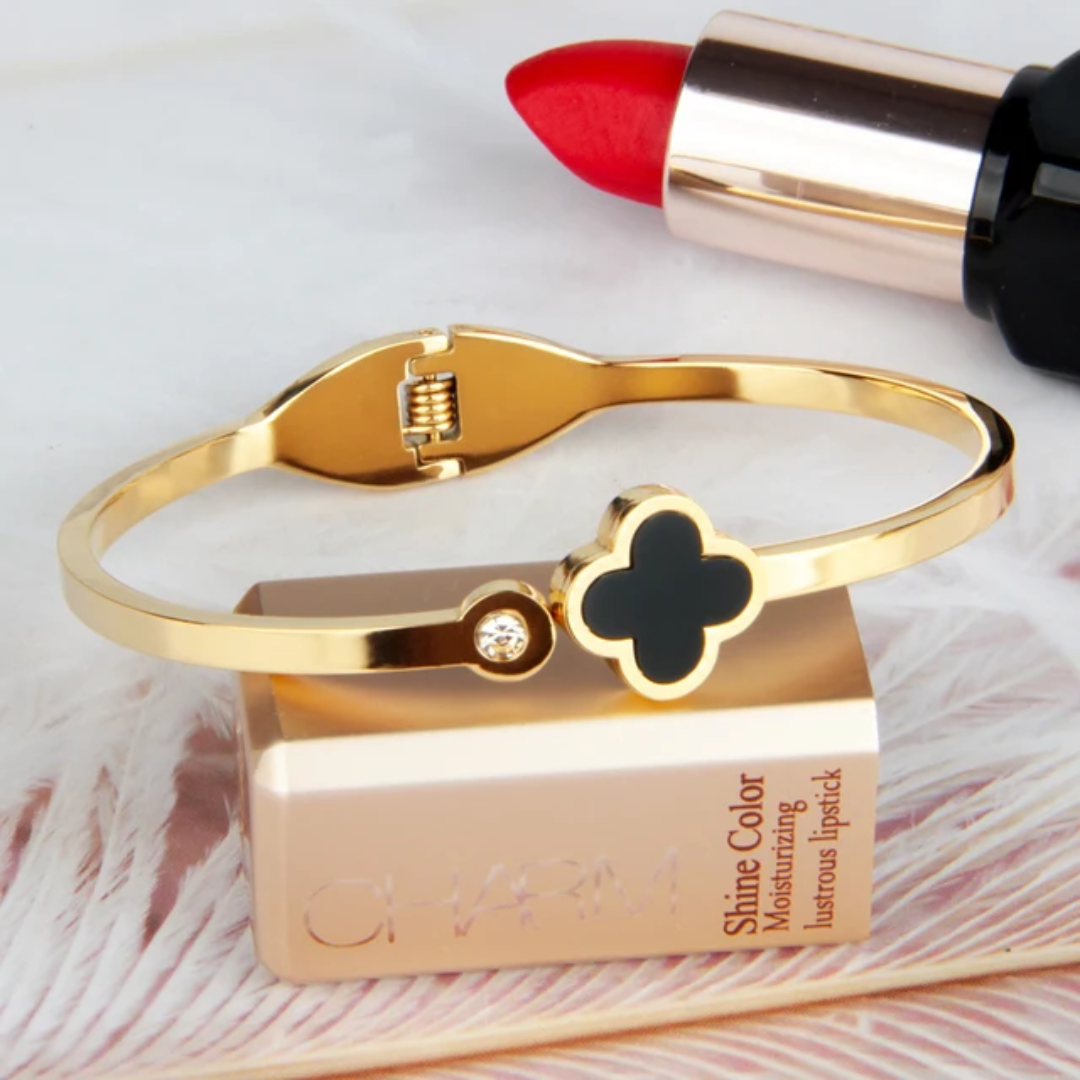 Single Clover Black Enamel Gold Plated Anti-Tarnish Bracelet (Size 2.6, 2.8 & Regular)