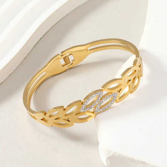 Gold Plated Anti-Tarnish Leaf Design Kada with Stone Detailing