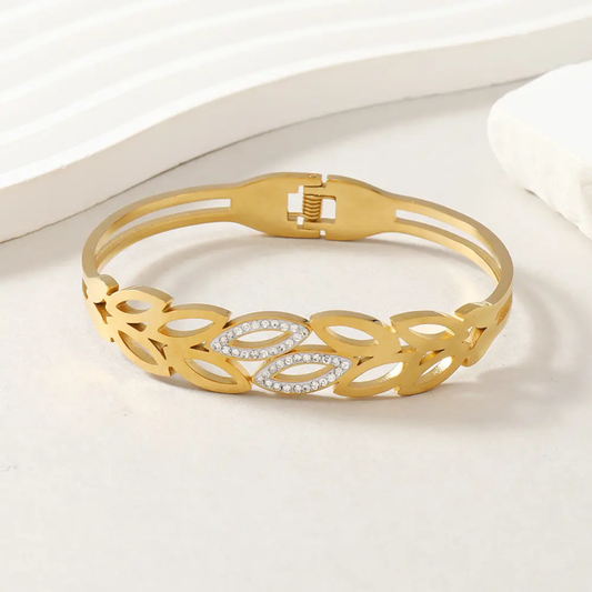 Gold Plated Anti-Tarnish Leaf Design Kada with Stone Detailing