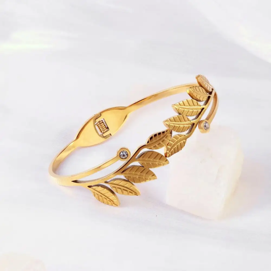 Gold Plated Anti-Tarnish Leaf Design Kada with Stone Detailing