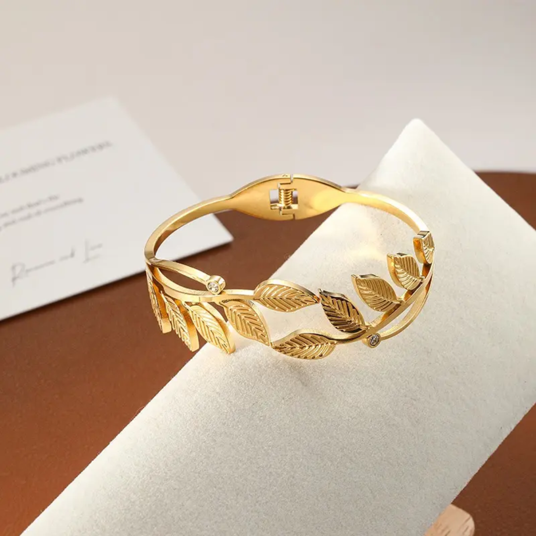 Gold Plated Anti-Tarnish Leaf Design Kada with Stone Detailing