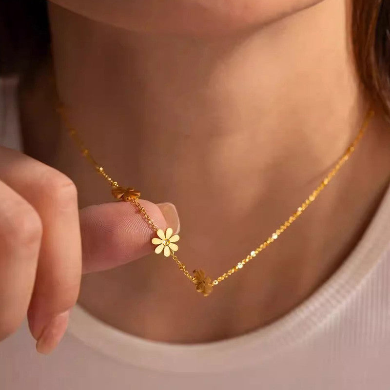 Anti-Tarnish Gold Daisy Flower Necklace